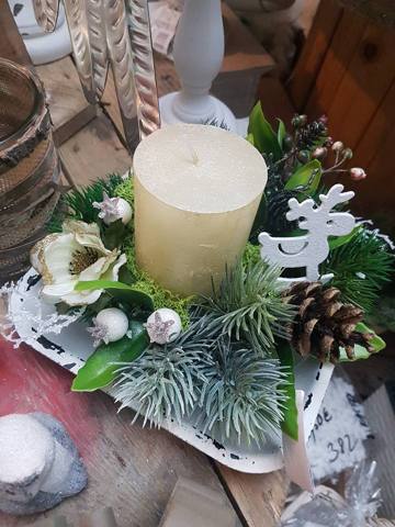 Ikebana so sviečkou