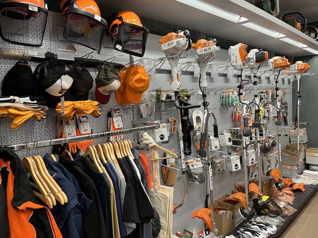 Ochranné oblečenie a prilby STIHL